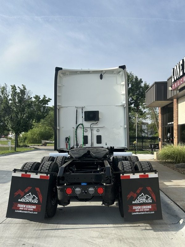 2026 Kenworth T680 EPU rear