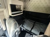 2026 Kenworth T680 EPU cab