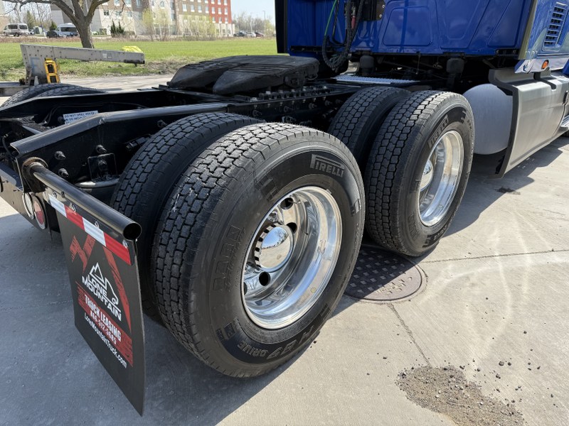 2022 International LT tires