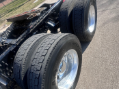 2022 Volvo VNL 760 back tires
