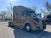 Passenger side of a 2022 Volvo VNL 760