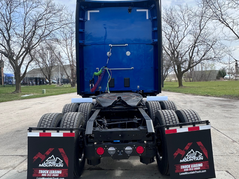 2027 Kenworth T680 back