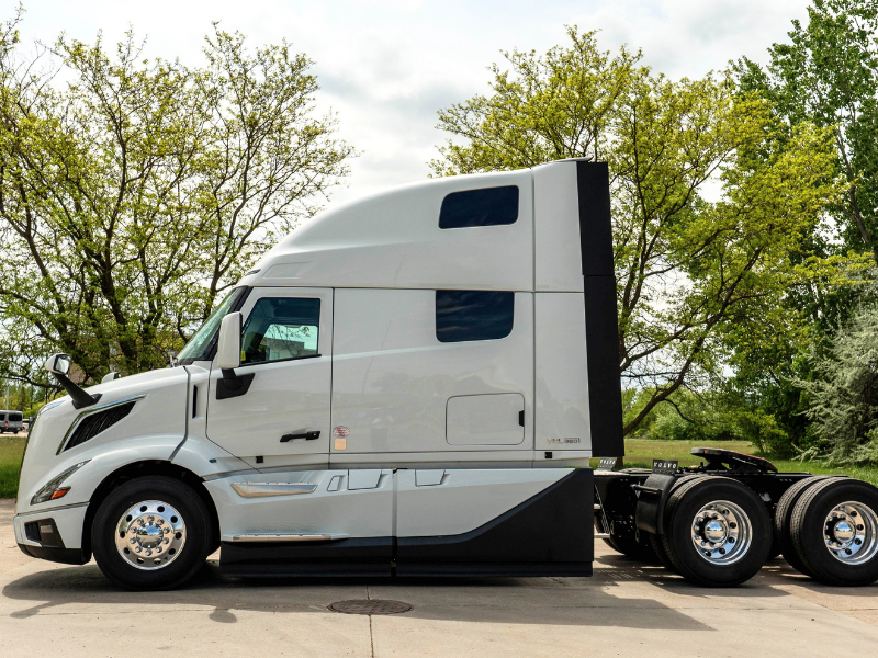 Driver side of white 2027 Volvo VNL 860