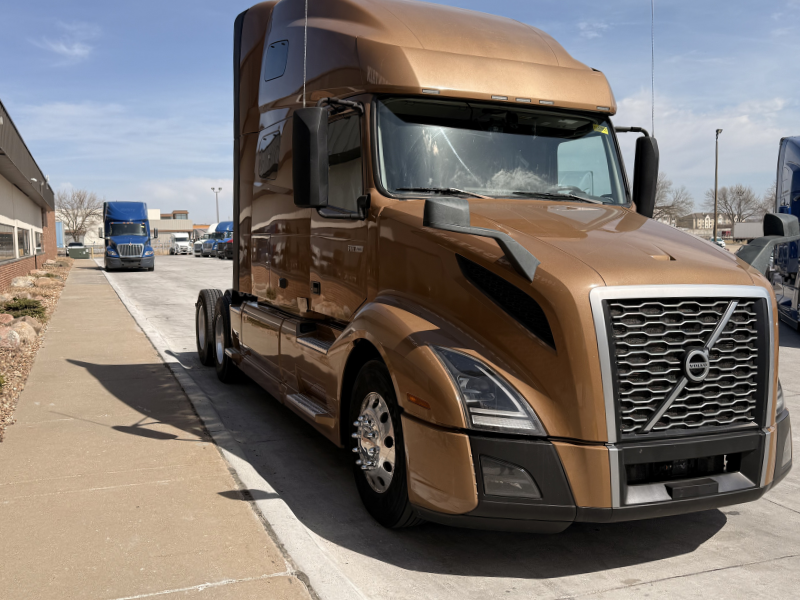 Passenger side and front of a 2023 Volvo VNL 760
