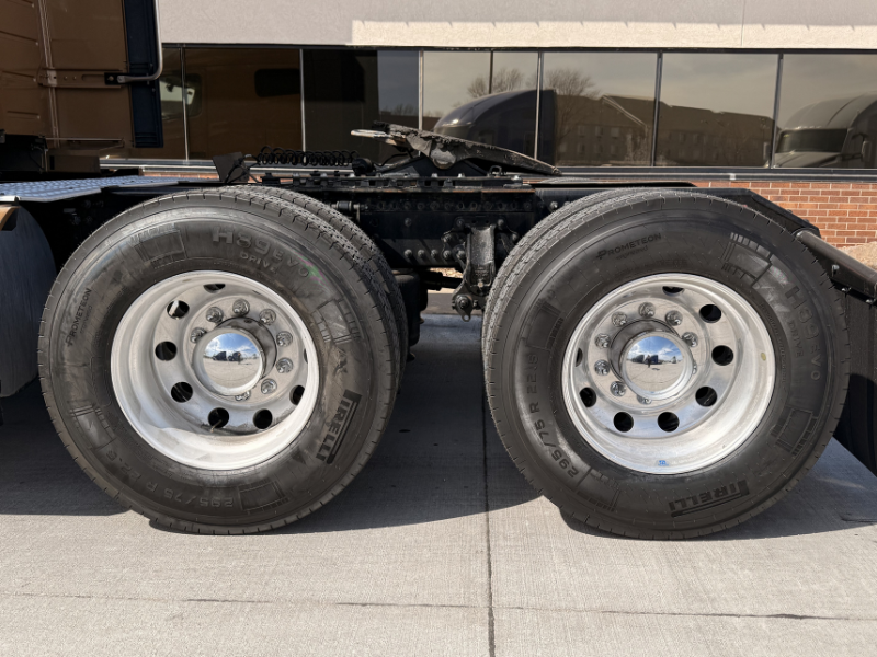 Back tires of a 2023 Volvo VNL 760