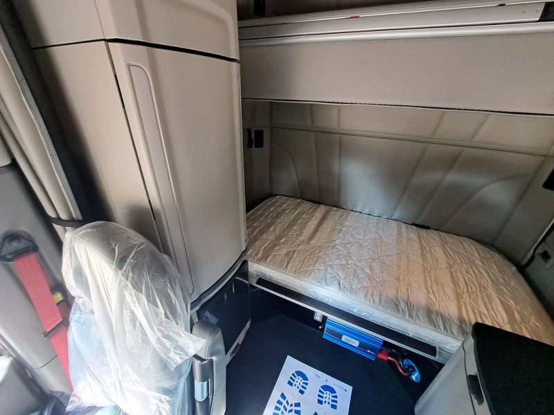 Sleeper area of a 2022 Black Peterbilt 579