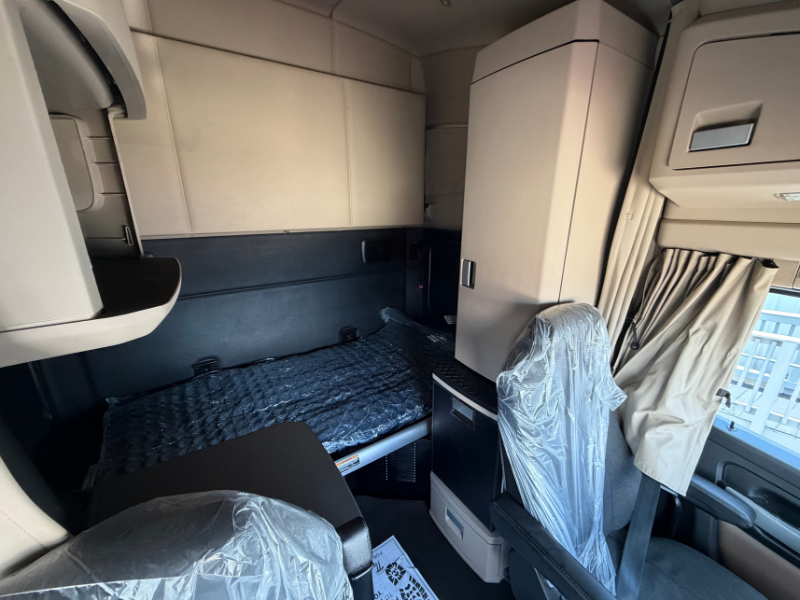Sleeper area of a 2022 Kenworth T680
