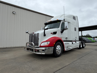 2022 Peterbilt 579 semi truck