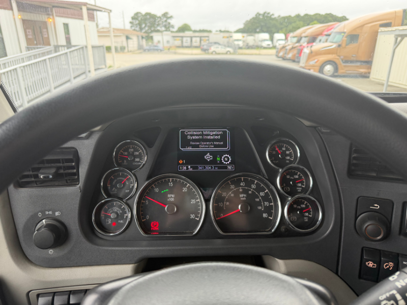 Odometer and dashboard of a 2022 Peterbilt 579 semi truck