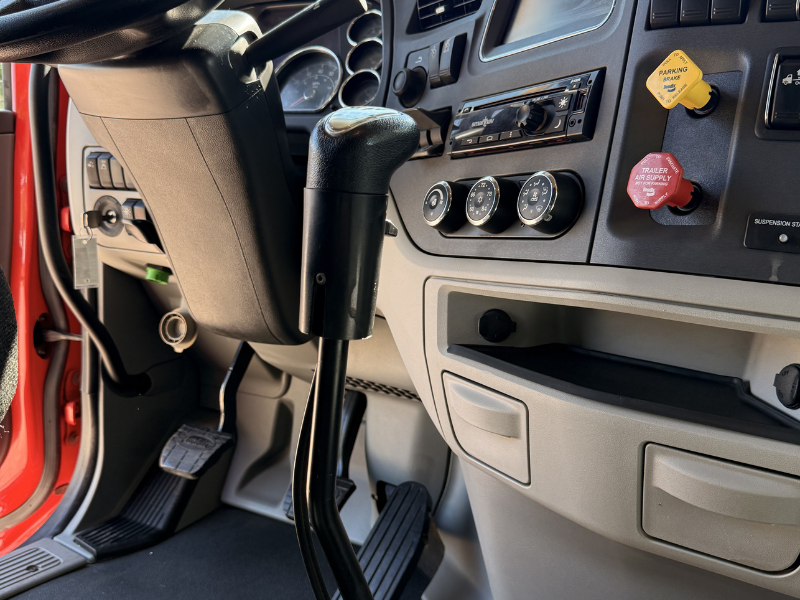 Gearstick in a 2022 Peterbilt 579 semi truck